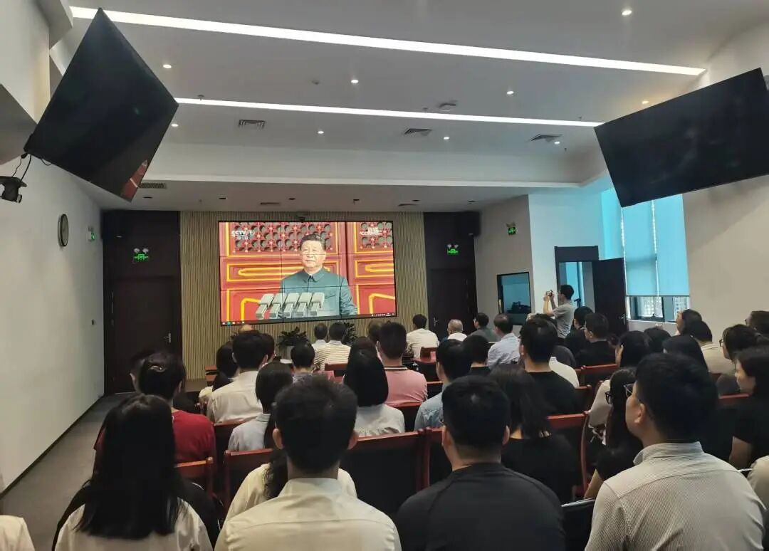 ������ʱ������֯�ɲ�ְ������ԢĿ�������й�������ս�������·�����˹ս��ʤ��80�����ᡱ�ֳ�ֱ��